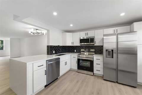441 NE 195th St, Miami, FL 33179