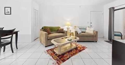 120 Cypress Club Dr, Pompano Beach, FL 33060
