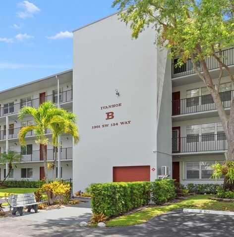 1301 SW 134th Way, Pembroke Pines, FL 33027