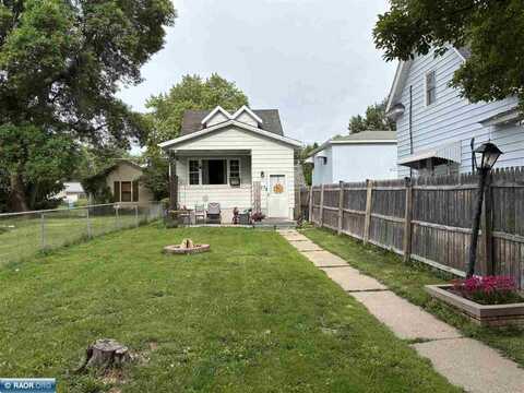 2523 4th Avenue East, Hibbing, MN 55746