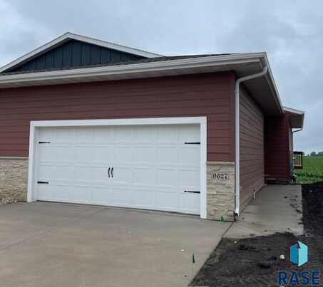 9627 W Tunis Dr, Sioux Falls, SD 57106