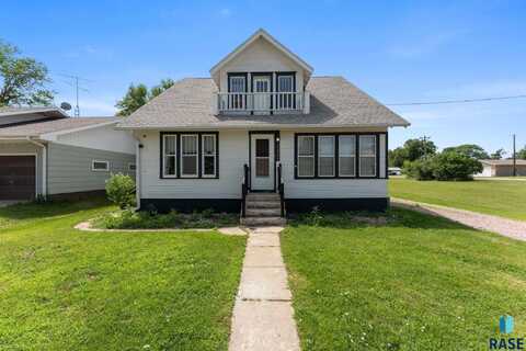 1020 First St, Scotland, SD 57059