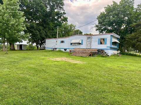 1009 Ridgeway Dr., Keytesville, MO 65261