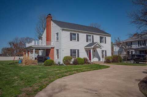 801 Jackson St., Macon, MO 63552
