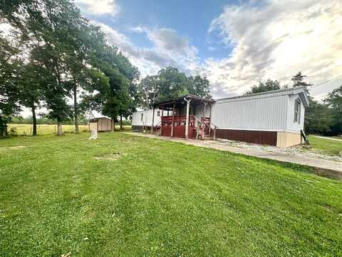 1011 Ridgeway Dr., Keytesville, MO 65261