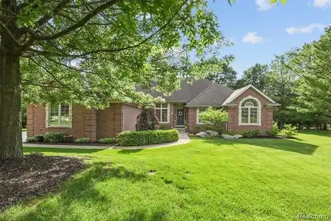 225 Redwood Lane, Leonard, MI 48367