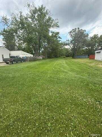 156 W Auburn Road, Rochester Hills, MI 48307