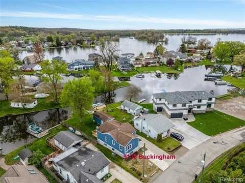 9136 BUCKINGHAM Street, White Lake, MI 48386