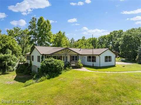 3225 W Marr Road, Howell, MI 48855