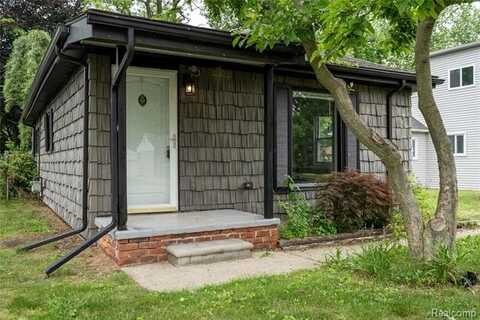 22051 Seminole Street, Southfield, MI 48033