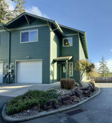 815 OLD COUNTY RD, Brookings, OR 97415