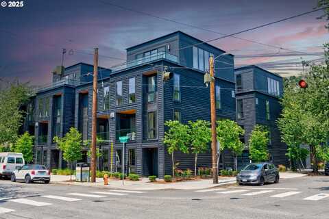 2805 NW THURMAN ST, Portland, OR 97210