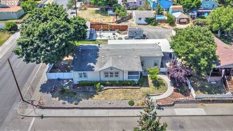 104 W 13TH ST, The Dalles, OR 97058
