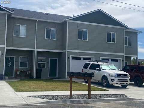 585 BAKER ST, Baker City, OR 97814