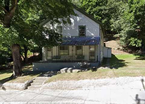 492 Boissevain RD, Bluefield, VA 24605