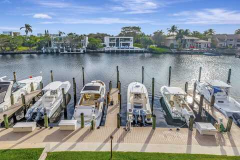 210 Captains Walk, Delray Beach, FL 33483