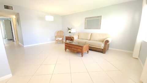 58 Coventry C, West Palm Beach, FL 33417