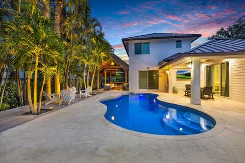 9806 SE Landing Place, Tequesta, FL 33469