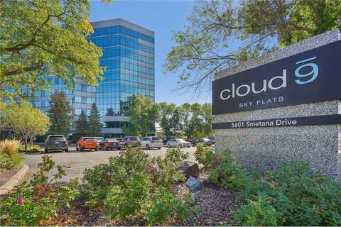 5601 Smetana Drive, Minnetonka, MN 55343