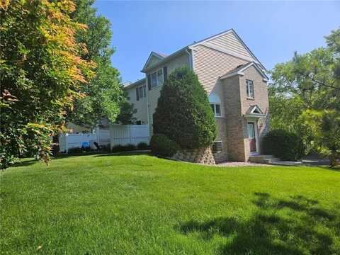 7792 Village Place, Chanhassen, MN 55317