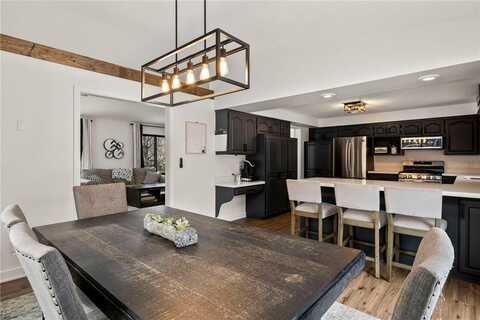 105 Park Lane S, Minnetonka, MN 55305