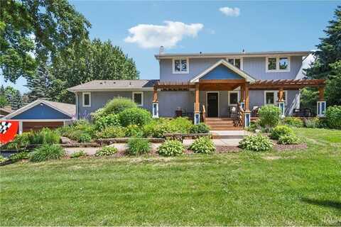 6338 Lynn Way, Woodbury, MN 55129