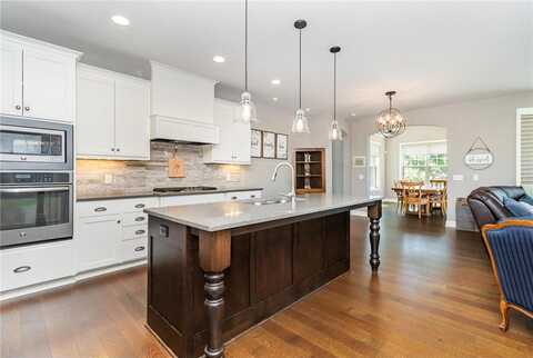 1621 Dutch Lake Drive, Minnetrista, MN 55364