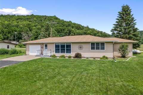 S1576 Lake Street, Alma, WI 54610