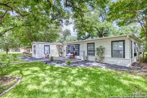 840 Cherry, Uvalde, TX 78801