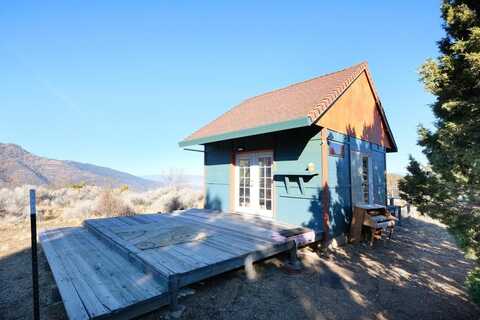9025 Scarface Rd, Gazelle, CA 96034