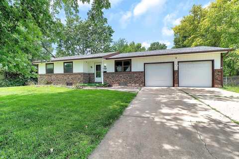 6222 Danbury St, Bel Aire, KS 67220
