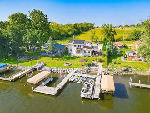 442 E Richardson Springs Road, Edgerton, WI 53534