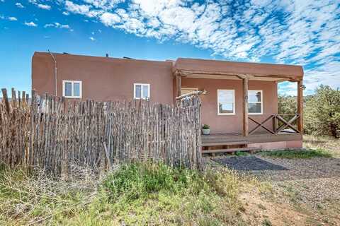 39 C Ranchos Canoncito, Santa Fe, NM 87508