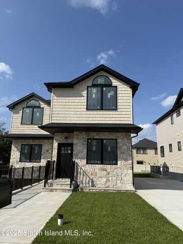 42 Greenway Avenue, Staten Island, NY 10314