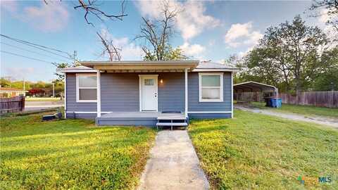 604 E New Braunfels Street, Seguin, TX 78155