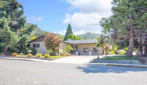 705 NE Beacon Drive, Grants Pass, OR 97526