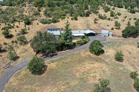 1374 W Linn Road, Eagle Point, OR 97524