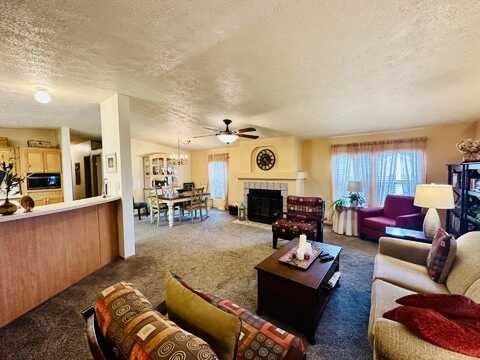 4909 Venice Cir, Northville, MI 48167