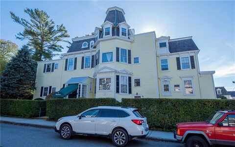 45 Ayrault Street, Newport, RI 02840