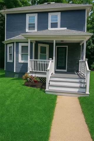 40 E Greenwich Avenue, West Warwick, RI 02893