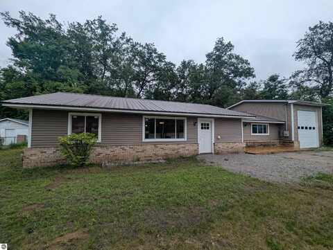 2071 Greenwood, Prescott, MI 48756