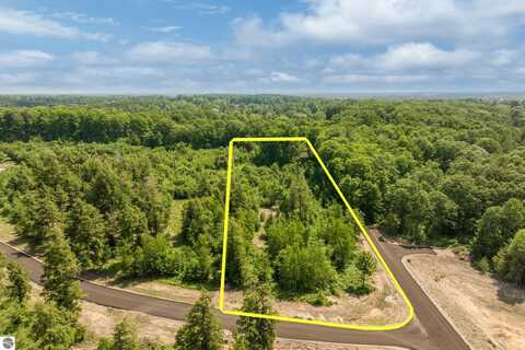 8903 Hemlock Hill Drive, Traverse City, MI 49685