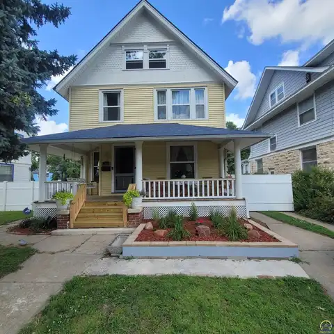 1208 SW 10th Ave, Topeka, KS 66604