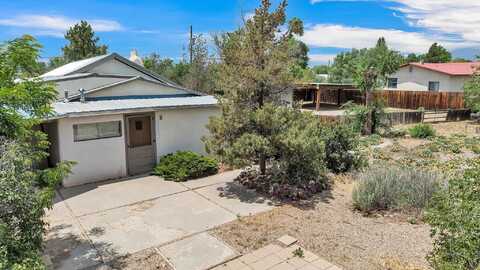 121 Cruz Alta Road, Taos, NM 87571