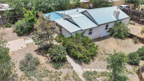 121 Cruz Alta Road, Taos, NM 87571
