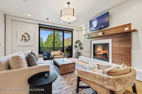 680 S CACHE STREET, Jackson, WY 83001