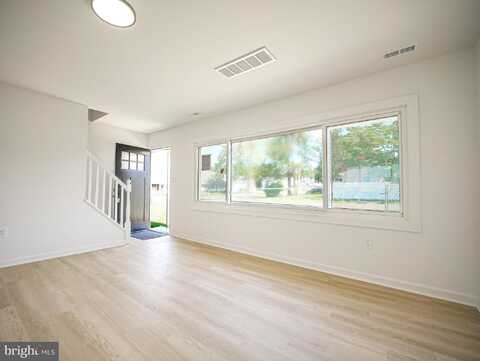 7 INDIGO TURN, LEVITTOWN, PA 19057