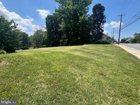 15 W STATE STREET, QUARRYVILLE, PA 17566