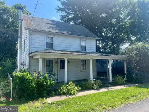 52 MIDDLE ST, EAST WATERFORD, PA 17021