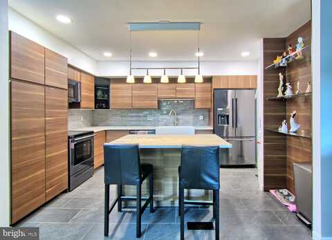 12 STONEHENGE CIRCLE, BALTIMORE, MD 21208